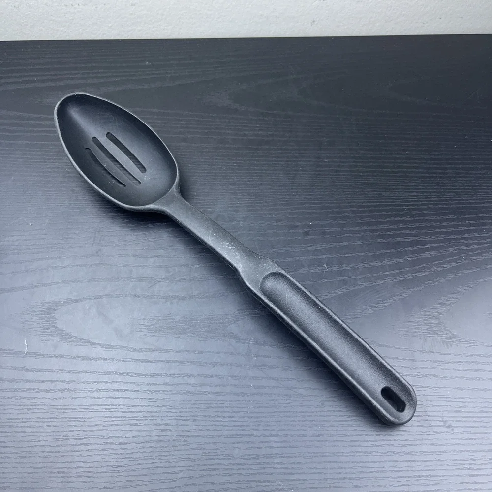 Pampered Chef #2336 Black Nylon Slotted Spoon – 13